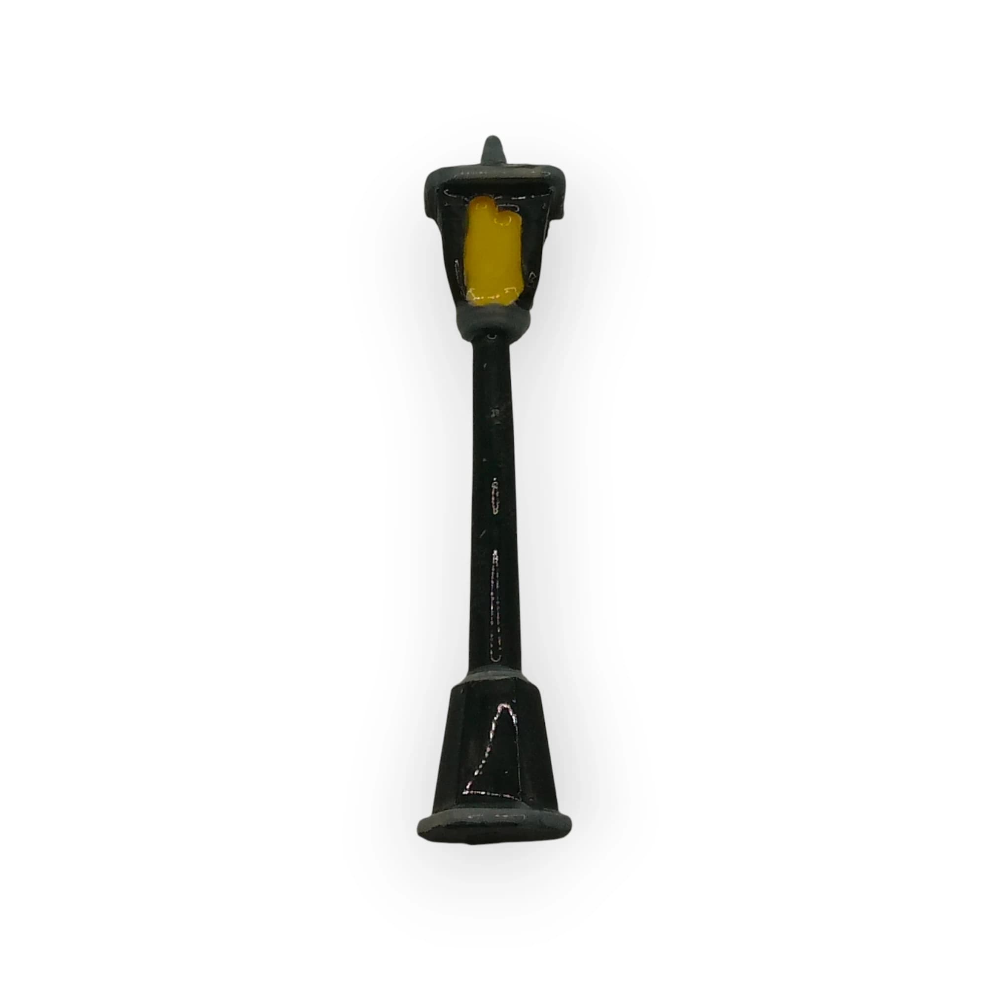 Ceramic Insert Lamp Post